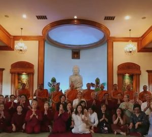 Thai Sangha visits Hương Đạo Temple
