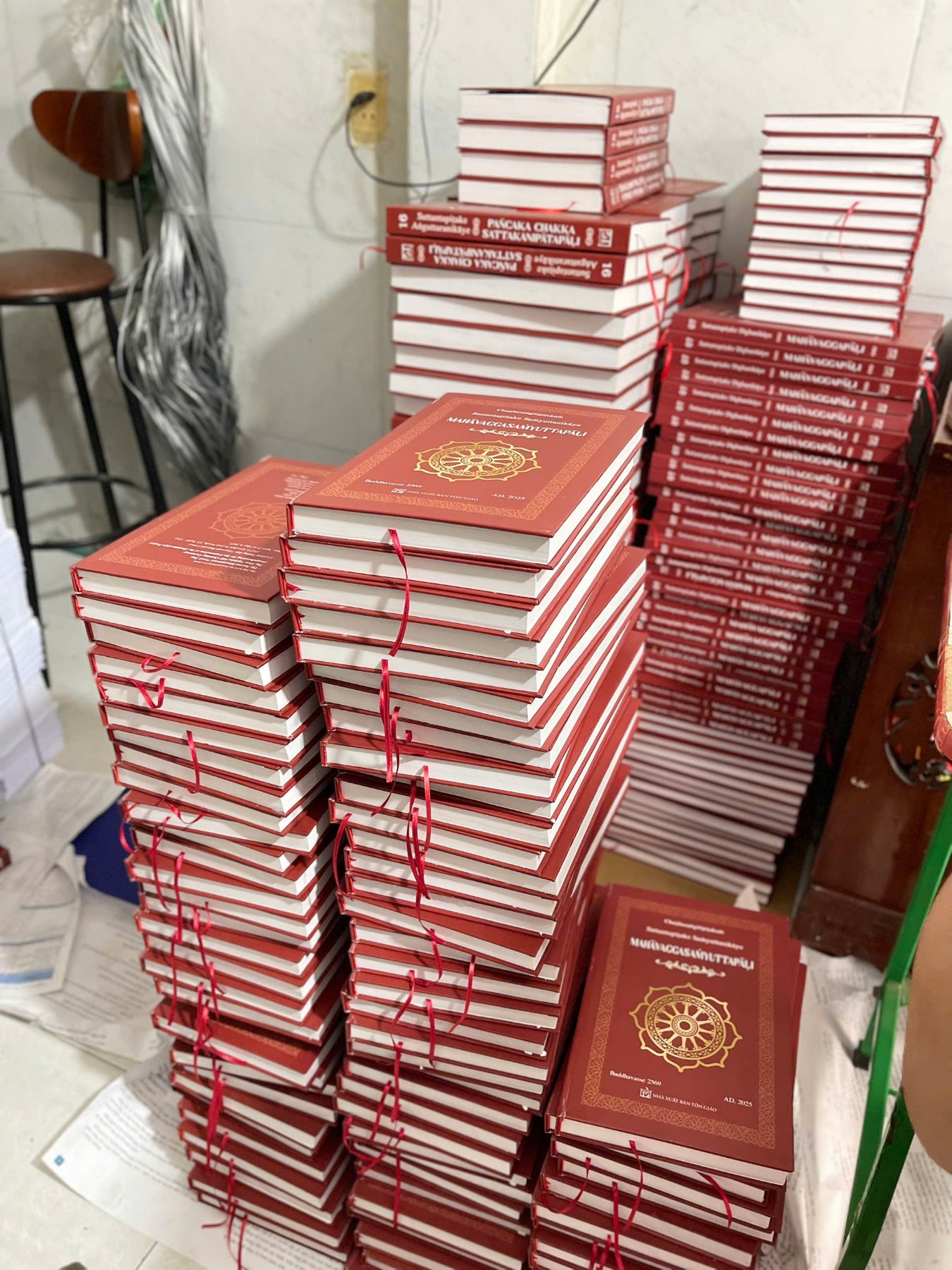 set of pali tipitaka books